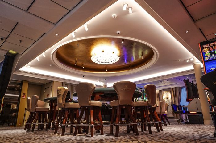 Entertainment on Crystal Serenity